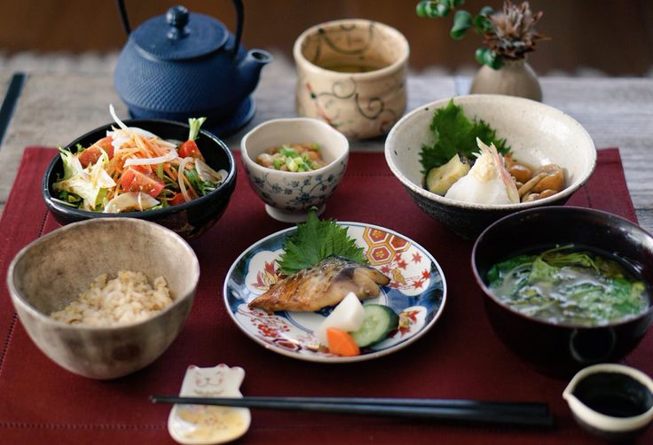 Japanese chef preparing food